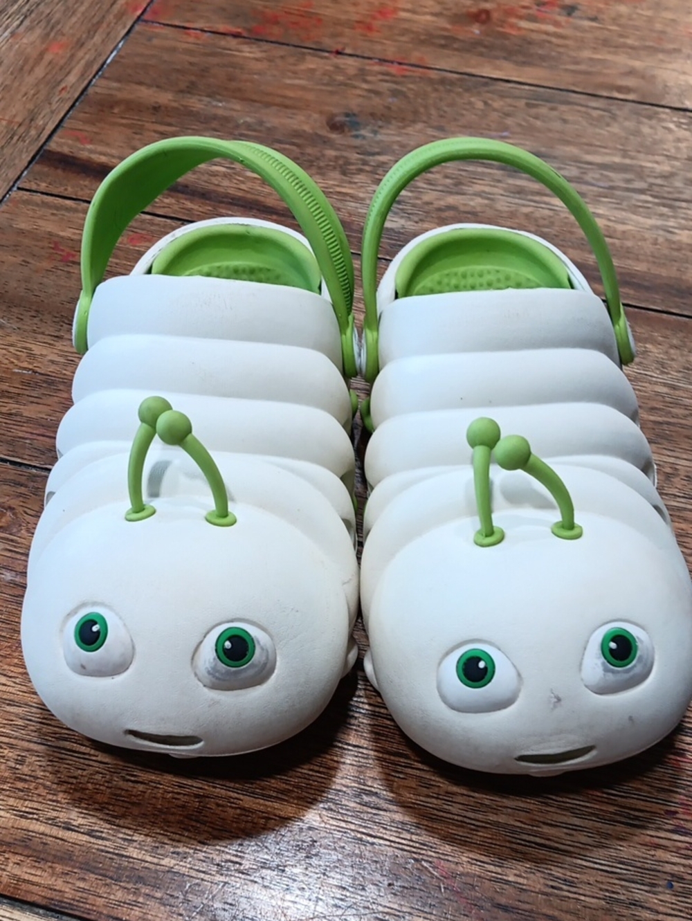 Kids White and Green Character Clog Sandals Like A Worm.caterpillar.
